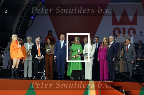 Rotterdam 27 april 2023
Koningsdag 2023 in Rotterdam met aanwezig Koning Willem Alexander, KoninginMaxima ,Prinses Amalia, Prinses Ariane ,Prins Constantijn ,Prinses Laurentien ,Prins Maurits ,Prinses Marilene ,Prins Bernhard ,Prinses Annette ,Prins Floris ,Prinses Aimee ,Prins Pieter Christiaan, en Prinses Anita .
Burgemeester Aboutaleb is de gastheer. Optreden van Lee Towers Davina Michelle en Ronnie Flex.