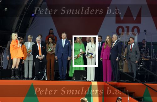 Rotterdam 27 april 2023
Koningsdag 2023 in Rotterdam met aanwezig Koning Willem Alexander, KoninginMaxima ,Prinses Amalia, Prinses Ariane ,Prins Constantijn ,Prinses Laurentien ,Prins Maurits ,Prinses Marilene ,Prins Bernhard ,Prinses Annette ,Prins Floris ,Prinses Aimee ,Prins Pieter Christiaan, en Prinses Anita .
Burgemeester Aboutaleb is de gastheer. Optreden van Lee Towers Davina Michelle en Ronnie Flex.