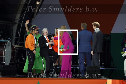 Rotterdam 27 april 2023
Koningsdag 2023 in Rotterdam met aanwezig Koning Willem Alexander, KoninginMaxima ,Prinses Amalia, Prinses Ariane ,Prins Constantijn ,Prinses Laurentien ,Prins Maurits ,Prinses Marilene ,Prins Bernhard ,Prinses Annette ,Prins Floris ,Prinses Aimee ,Prins Pieter Christiaan, en Prinses Anita .
Burgemeester Aboutaleb is de gastheer. Lee Towers Davina Michelle en Ronnie Flex treden op.