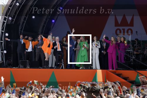 Rotterdam 27 april 2023
Koningsdag 2023 in Rotterdam met aanwezig Koning Willem Alexander, KoninginMaxima ,Prinses Amalia, Prinses Ariane ,Prins Constantijn ,Prinses Laurentien ,Prins Maurits ,Prinses Marilene ,Prins Bernhard ,Prinses Annette ,Prins Floris ,Prinses Aimee ,Prins Pieter Christiaan, en Prinses Anita .
Burgemeester Aboutaleb is de gastheer. Lee Towers Davina Michelle en Ronnie Flex treden op.
