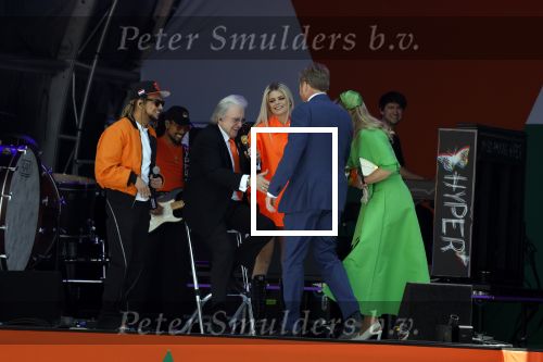 Rotterdam 27 april 2023
Koningsdag 2023 in Rotterdam met aanwezig Koning Willem Alexander, KoninginMaxima ,Prinses Amalia, Prinses Ariane ,Prins Constantijn ,Prinses Laurentien ,Prins Maurits ,Prinses Marilene ,Prins Bernhard ,Prinses Annette ,Prins Floris ,Prinses Aimee ,Prins Pieter Christiaan, en Prinses Anita .
Burgemeester Aboutaleb is de gastheer. Optreden van Lee Towers Davina Michelle en Ronnie Flex.