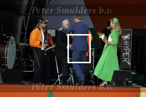 Rotterdam 27 april 2023
Koningsdag 2023 in Rotterdam met aanwezig Koning Willem Alexander, KoninginMaxima ,Prinses Amalia, Prinses Ariane ,Prins Constantijn ,Prinses Laurentien ,Prins Maurits ,Prinses Marilene ,Prins Bernhard ,Prinses Annette ,Prins Floris ,Prinses Aimee ,Prins Pieter Christiaan, en Prinses Anita .
Burgemeester Aboutaleb is de gastheer. Optreden van Lee Towers Davina Michelle en Ronnie Flex.