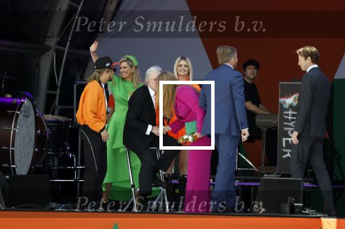 Rotterdam 27 april 2023
Koningsdag 2023 in Rotterdam met aanwezig Koning Willem Alexander, KoninginMaxima ,Prinses Amalia, Prinses Ariane ,Prins Constantijn ,Prinses Laurentien ,Prins Maurits ,Prinses Marilene ,Prins Bernhard ,Prinses Annette ,Prins Floris ,Prinses Aimee ,Prins Pieter Christiaan, en Prinses Anita .
Burgemeester Aboutaleb is de gastheer. Optreden van Lee Towers Davina Michelle en Ronnie Flex.