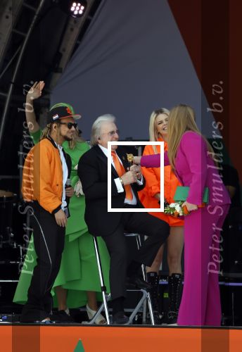 Rotterdam 27 april 2023
Koningsdag 2023 in Rotterdam met aanwezig Koning Willem Alexander, KoninginMaxima ,Prinses Amalia, Prinses Ariane ,Prins Constantijn ,Prinses Laurentien ,Prins Maurits ,Prinses Marilene ,Prins Bernhard ,Prinses Annette ,Prins Floris ,Prinses Aimee ,Prins Pieter Christiaan, en Prinses Anita .
Burgemeester Aboutaleb is de gastheer. Optreden van Lee Towers Davina Michelle en Ronnie Flex.