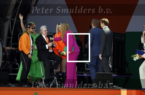Rotterdam 27 april 2023
Koningsdag 2023 in Rotterdam met aanwezig Koning Willem Alexander, KoninginMaxima ,Prinses Amalia, Prinses Ariane ,Prins Constantijn ,Prinses Laurentien ,Prins Maurits ,Prinses Marilene ,Prins Bernhard ,Prinses Annette ,Prins Floris ,Prinses Aimee ,Prins Pieter Christiaan, en Prinses Anita .
Burgemeester Aboutaleb is de gastheer. Optreden van Lee Towers Davina Michelle en Ronnie Flex.