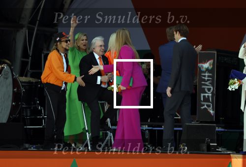 Rotterdam 27 april 2023
Koningsdag 2023 in Rotterdam met aanwezig Koning Willem Alexander, KoninginMaxima ,Prinses Amalia, Prinses Ariane ,Prins Constantijn ,Prinses Laurentien ,Prins Maurits ,Prinses Marilene ,Prins Bernhard ,Prinses Annette ,Prins Floris ,Prinses Aimee ,Prins Pieter Christiaan, en Prinses Anita .
Burgemeester Aboutaleb is de gastheer. Optreden van Lee Towers Davina Michelle en Ronnie Flex.