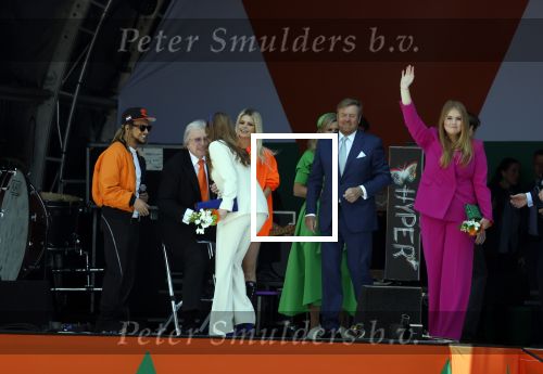 Rotterdam 27 april 2023
Koningsdag 2023 in Rotterdam met aanwezig Koning Willem Alexander, KoninginMaxima ,Prinses Amalia, Prinses Ariane ,Prins Constantijn ,Prinses Laurentien ,Prins Maurits ,Prinses Marilene ,Prins Bernhard ,Prinses Annette ,Prins Floris ,Prinses Aimee ,Prins Pieter Christiaan, en Prinses Anita .
Burgemeester Aboutaleb is de gastheer. Optreden van Lee Towers Davina Michelle en Ronnie Flex.