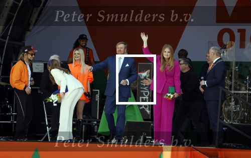 Rotterdam 27 april 2023
Koningsdag 2023 in Rotterdam met aanwezig Koning Willem Alexander, KoninginMaxima ,Prinses Amalia, Prinses Ariane ,Prins Constantijn ,Prinses Laurentien ,Prins Maurits ,Prinses Marilene ,Prins Bernhard ,Prinses Annette ,Prins Floris ,Prinses Aimee ,Prins Pieter Christiaan, en Prinses Anita .
Burgemeester Aboutaleb is de gastheer. Optreden van Lee Towers Davina Michelle en Ronnie Flex.
