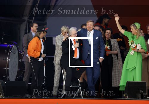 Rotterdam 27 april 2023
Koningsdag 2023 in Rotterdam met aanwezig Koning Willem Alexander, KoninginMaxima ,Prinses Amalia, Prinses Ariane ,Prins Constantijn ,Prinses Laurentien ,Prins Maurits ,Prinses Marilene ,Prins Bernhard ,Prinses Annette ,Prins Floris ,Prinses Aimee ,Prins Pieter Christiaan, en Prinses Anita .
Burgemeester Aboutaleb is de gastheer. Optreden van Lee Towers Davina Michelle en Ronnie Flex.