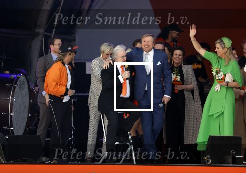 Rotterdam 27 april 2023
Koningsdag 2023 in Rotterdam met aanwezig Koning Willem Alexander, KoninginMaxima ,Prinses Amalia, Prinses Ariane ,Prins Constantijn ,Prinses Laurentien ,Prins Maurits ,Prinses Marilene ,Prins Bernhard ,Prinses Annette ,Prins Floris ,Prinses Aimee ,Prins Pieter Christiaan, en Prinses Anita .
Burgemeester Aboutaleb is de gastheer. Optreden van Lee Towers Davina Michelle en Ronnie Flex.