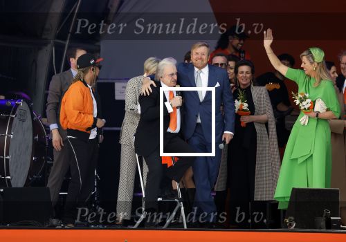 Rotterdam 27 april 2023
Koningsdag 2023 in Rotterdam met aanwezig Koning Willem Alexander, KoninginMaxima ,Prinses Amalia, Prinses Ariane ,Prins Constantijn ,Prinses Laurentien ,Prins Maurits ,Prinses Marilene ,Prins Bernhard ,Prinses Annette ,Prins Floris ,Prinses Aimee ,Prins Pieter Christiaan, en Prinses Anita .
Burgemeester Aboutaleb is de gastheer. Optreden van Lee Towers Davina Michelle en Ronnie Flex.