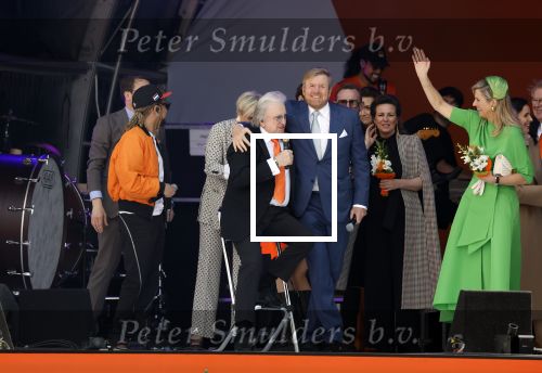 Rotterdam 27 april 2023
Koningsdag 2023 in Rotterdam met aanwezig Koning Willem Alexander, KoninginMaxima ,Prinses Amalia, Prinses Ariane ,Prins Constantijn ,Prinses Laurentien ,Prins Maurits ,Prinses Marilene ,Prins Bernhard ,Prinses Annette ,Prins Floris ,Prinses Aimee ,Prins Pieter Christiaan, en Prinses Anita .
Burgemeester Aboutaleb is de gastheer. Optreden van Lee Towers Davina Michelle en Ronnie Flex.