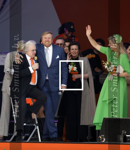 Rotterdam 27 april 2023
Koningsdag 2023 in Rotterdam met aanwezig Koning Willem Alexander, KoninginMaxima ,Prinses Amalia, Prinses Ariane ,Prins Constantijn ,Prinses Laurentien ,Prins Maurits ,Prinses Marilene ,Prins Bernhard ,Prinses Annette ,Prins Floris ,Prinses Aimee ,Prins Pieter Christiaan, en Prinses Anita .
Burgemeester Aboutaleb is de gastheer. Optreden van Lee Towers Davina Michelle en Ronnie Flex.