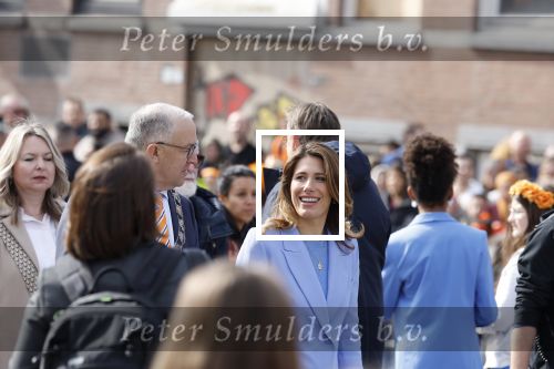 Rotterdam 27 april 2023
Koningsdag 2023 in Rotterdam met aanwezig Koning Willem Alexander, KoninginMaxima ,Prinses Amalia, Prinses Ariane ,Prins Constantijn ,Prinses Laurentien ,Prins Maurits ,Prinses Marilene ,Prins Bernhard ,Prinses Annette ,Prins Floris ,Prinses Aimee ,Prins Pieter Christiaan, en Prinses Anita .
Burgemeester Aboutaleb is de gastheer.