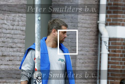 Amsterdam 12 mei 2023
Manuel Broekman fotografeert een porsche 911.