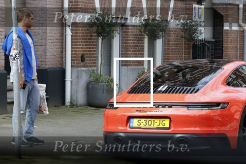 Amsterdam 12 mei 2023
Manuel Broekman fotografeert een porsche 911.