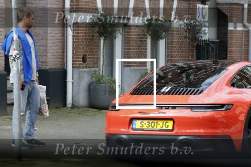 Amsterdam 12 mei 2023
Manuel Broekman fotografeert een porsche 911.