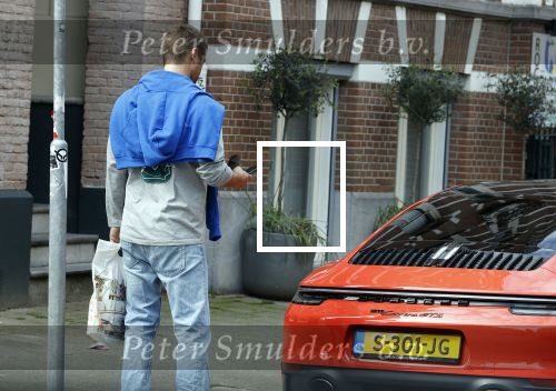 Amsterdam 12 mei 2023
Manuel Broekman fotografeert een porsche 911.