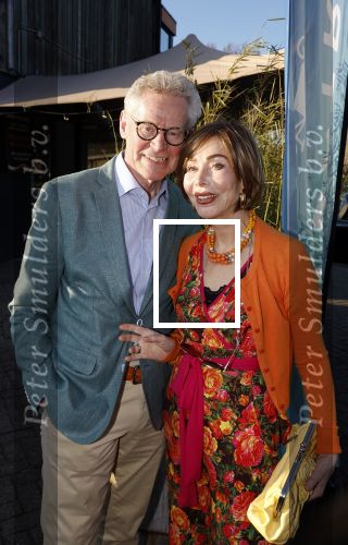 Kortenhoef 29 april 2023
Presntatie tijdschrift Nicole des Bouvrie bij Ottenhome.
Marijke Helwegen met haar man harrie