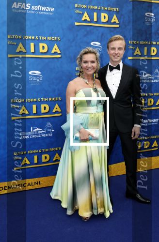 Scheveningen 23 april 2023
Premiere AIDA in het circustheater in Scheveningen .
Mariska v Kock met zoon