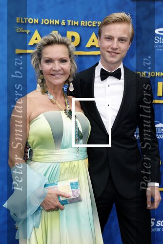 Scheveningen 23 april 2023
Premiere AIDA in het circustheater in Scheveningen .
Mariska v Kock met zoon