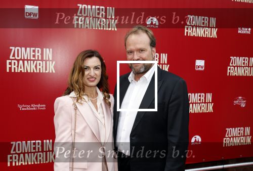 Amsterdam 24 april 2023
Premiere Zomer in Frankrijk in het ketelhuis met in de hoofdrollen oa Jasmine Sendar , Jan Kooijman , Fockeline Ouwerkerk Tjebbo Gerritsma en Marc de Cloe .
Mark de Cloe en partner