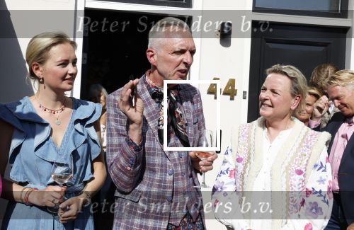 Noordwijk 17 mei 2023
Opening pension Code Rose van Martien Meiland en Erica Meiland . Ook Montana Maxime en Leroy Molkenboer zijn aanwezig Dochter Claire doet de openingshandeling.