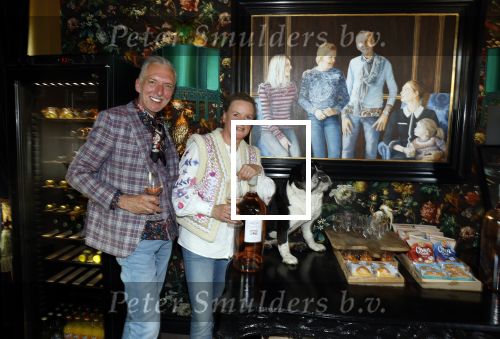 Noordwijk 17 mei 2023
Opening pension Code Rose van Martien Meiland en Erica Meiland . Ook Montana Maxime en Leroy Molkenboer zijn aanwezig Dochter Claire doet de openingshandeling.