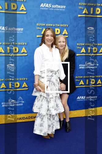Scheveningen 23 april 2023
Premiere AIDA in het circustheater in Scheveningen .
May Britt Mobach met dochter