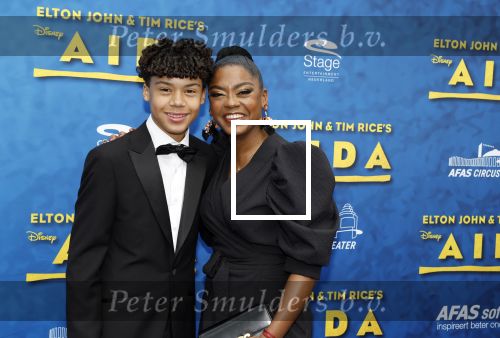 Scheveningen 23 april 2023
Premiere AIDA in het circustheater in Scheveningen .
Natacha Harlequin met zoon