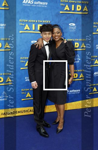 Scheveningen 23 april 2023
Premiere AIDA in het circustheater in Scheveningen .
Natacha Harlequin met zoon