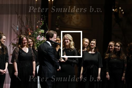 Amsterdam 18 april 2023
Jaap v Zweden krijgt de concertgebouwprijs 2023 in het concertgebouw uit handen van directeur Simon Reinink . Het Nationaal Vrouwen Jeugdkoor heeft de Concertgebouw Young Talent Award in de wacht gesleept