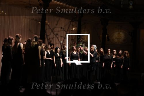 Amsterdam 18 april 2023
Jaap v Zweden krijgt de concertgebouwprijs 2023 in het concertgebouw uit handen van directeur Simon Reinink . Het Nationaal Vrouwen Jeugdkoor heeft de Concertgebouw Young Talent Award in de wacht gesleept