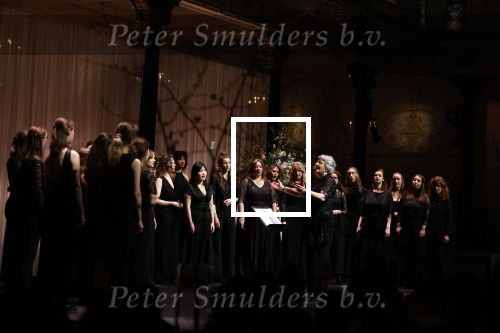 Amsterdam 18 april 2023
Jaap v Zweden krijgt de concertgebouwprijs 2023 in het concertgebouw uit handen van directeur Simon Reinink . Het Nationaal Vrouwen Jeugdkoor heeft de Concertgebouw Young Talent Award in de wacht gesleept
