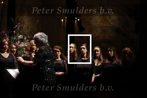 Amsterdam 18 april 2023
Jaap v Zweden krijgt de concertgebouwprijs 2023 in het concertgebouw uit handen van directeur Simon Reinink . Het Nationaal Vrouwen Jeugdkoor heeft de Concertgebouw Young Talent Award in de wacht gesleept