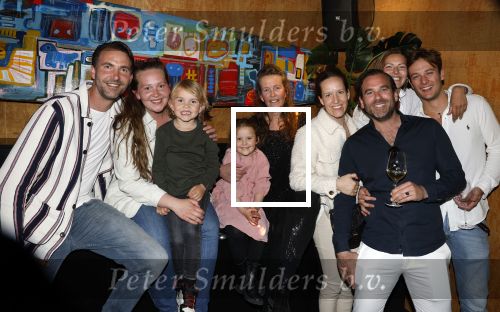 Kortenhoef 29 april 2023
Presntatie tijdschrift Nicole des Bouvrie bij Ottenhome.
Nicole met haar dochters en kleinkinderen en partners van kinderen