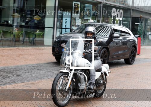 Amstelveen 30 april 2023
Nurlaila bij de musical lunch in schouwburg Amstelveen. Ze kwam mop haar Harley Davidson motor