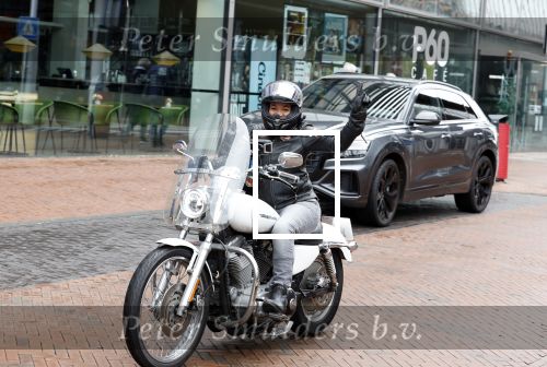 Amstelveen 30 april 2023
Nurlaila bij de musical lunch in schouwburg Amstelveen. Ze kwam mop haar Harley Davidson motor