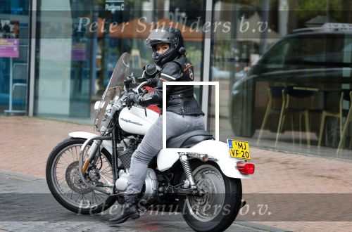 Amstelveen 30 april 2023
Nurlaila bij de musical lunch in schouwburg Amstelveen. Ze kwam mop haar Harley Davidson motor