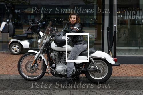 Amstelveen 30 april 2023
Nurlaila bij de musical lunch in schouwburg Amstelveen. Ze kwam mop haar Harley Davidson motor
