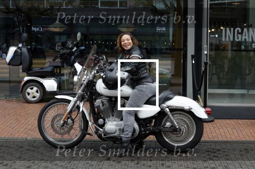 Amstelveen 30 april 2023
Nurlaila bij de musical lunch in schouwburg Amstelveen. Ze kwam mop haar Harley Davidson motor