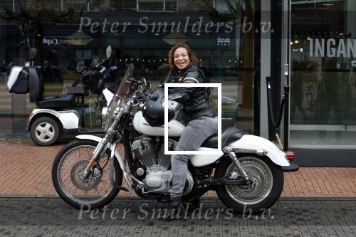 Amstelveen 30 april 2023
Nurlaila bij de musical lunch in schouwburg Amstelveen. Ze kwam mop haar Harley Davidson motor