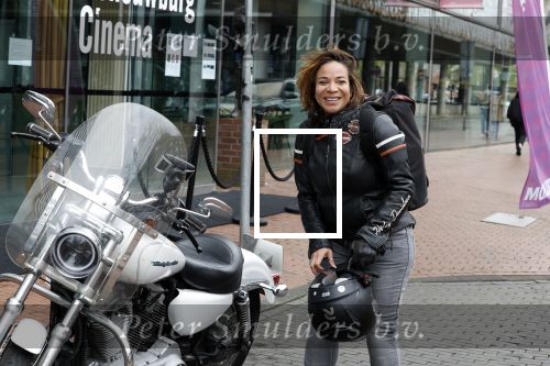 Amstelveen 30 april 2023
Nurlaila bij de musical lunch in schouwburg Amstelveen. Ze kwam mop haar Harley Davidson motor