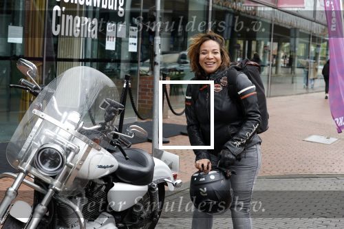Amstelveen 30 april 2023
Nurlaila bij de musical lunch in schouwburg Amstelveen. Ze kwam mop haar Harley Davidson motor