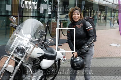 Amstelveen 30 april 2023
Nurlaila bij de musical lunch in schouwburg Amstelveen. Ze kwam mop haar Harley Davidson motor