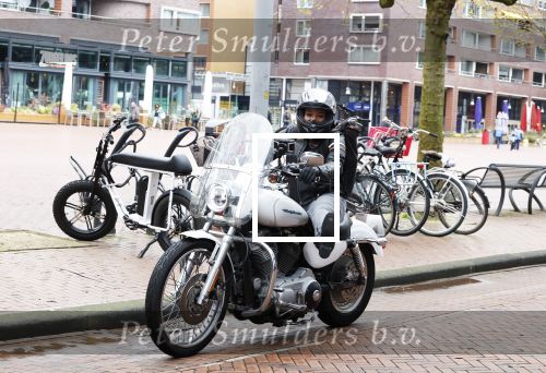 Amstelveen 30 april 2023
Nurlaila bij de musical lunch in schouwburg Amstelveen. Ze kwam mop haar Harley Davidson motor