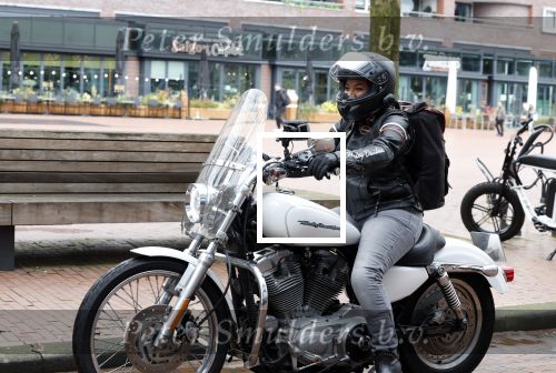 Amstelveen 30 april 2023
Nurlaila bij de musical lunch in schouwburg Amstelveen. Ze kwam mop haar Harley Davidson motor