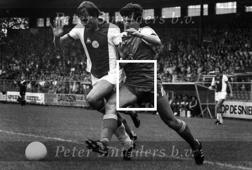 Amsterdam, 14 September  1980
AJAX-PSV, eindstand 5-2
Peter Boeve in duel met Willy Scheepers