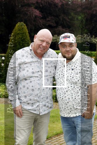 Neerpelt Achel e.o. 8 mei 2023
Peter Gillis bij zijn huis en zijn nieuwe huis . Peter Gillis en zijn zoon Mark Gillis