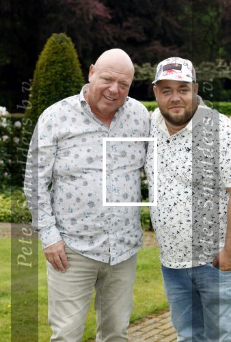 Neerpelt Achel e.o. 8 mei 2023
Peter Gillis bij zijn huis en zijn nieuwe huis . Peter Gillis en zijn zoon Mark Gillis